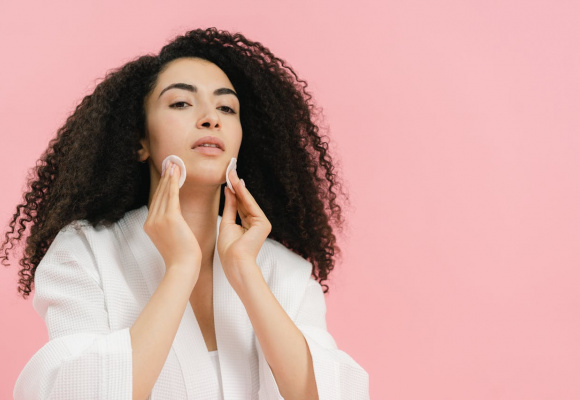 Rutina de belleza para una piel radiante en San Valentín